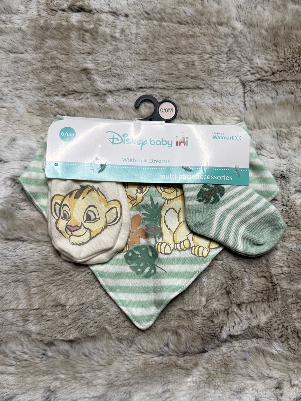 *NWT* Disney Baby The Lion King Bib, Socks, and Mittens Set, Size 0/6M